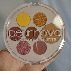 PEAR NOVA NIB Women's Eyeshadow Palette